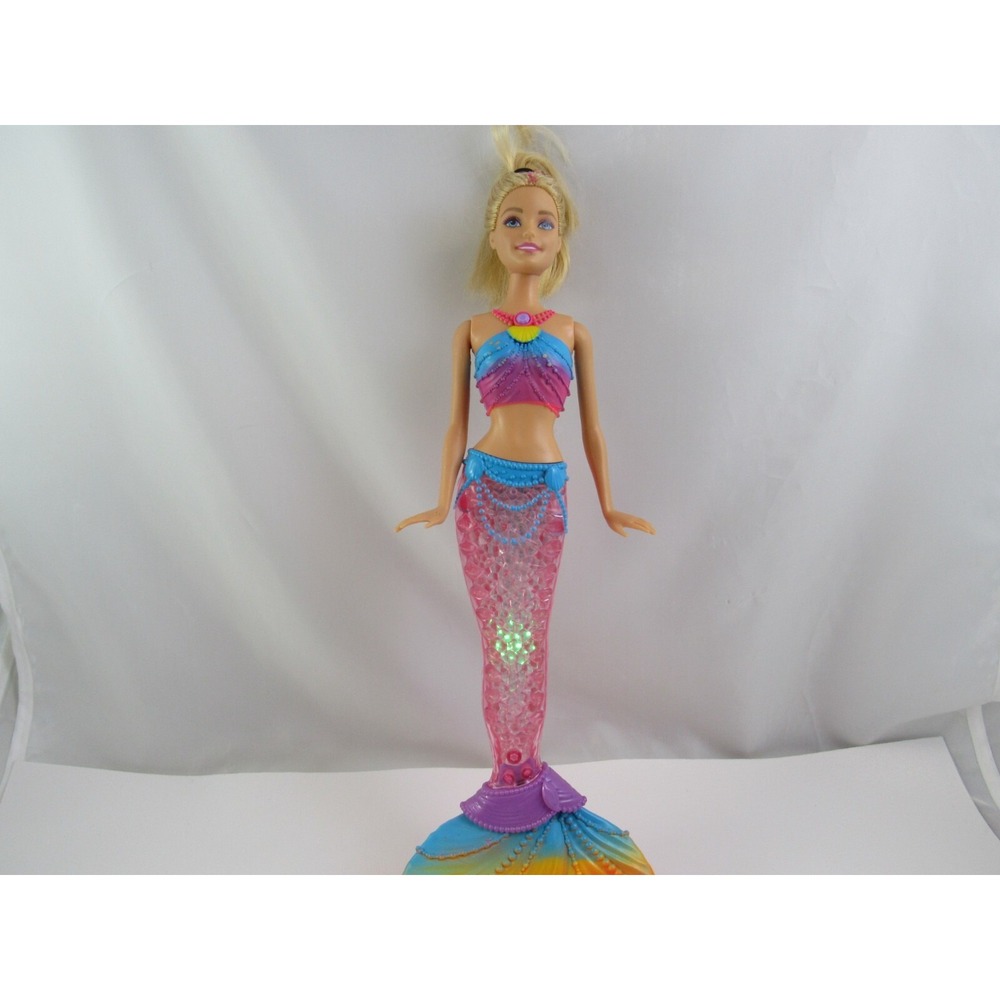 Barbie Dreamtopia Mermaid Doll Light-Up Tail Blonde‎ Hair Rainbow Fin DHC40